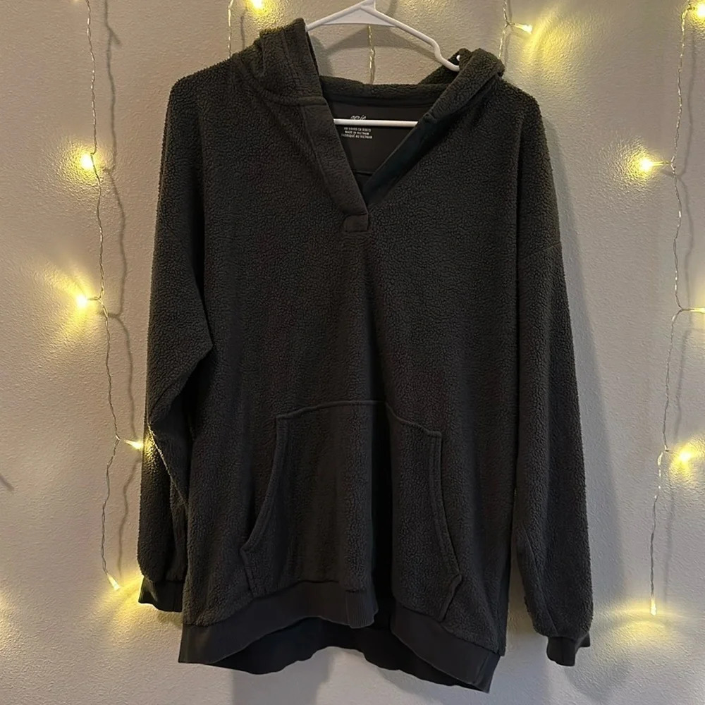 Aerie Oversized Sherpa V-Neck Hoodie 🩶​​​​